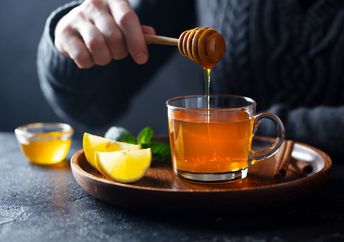 Honey water contains many healthy properties.
