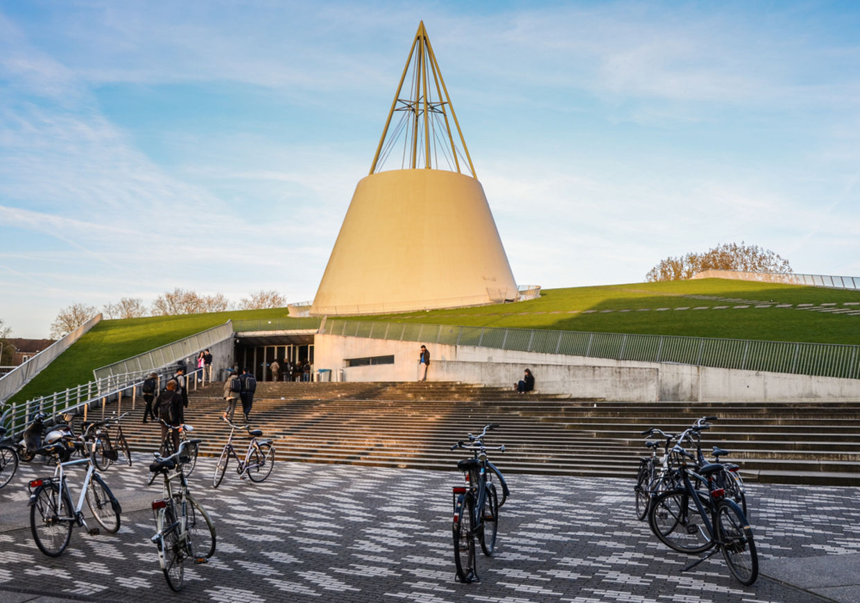 Delft University of Technology Library Delft University of Technology Library