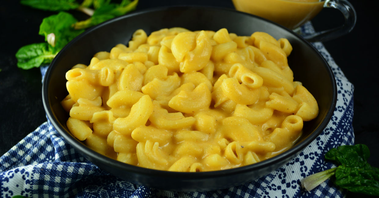 Mac and cheeze - an easy vegan recipe Mac and cheeze - an easy vegan recipe