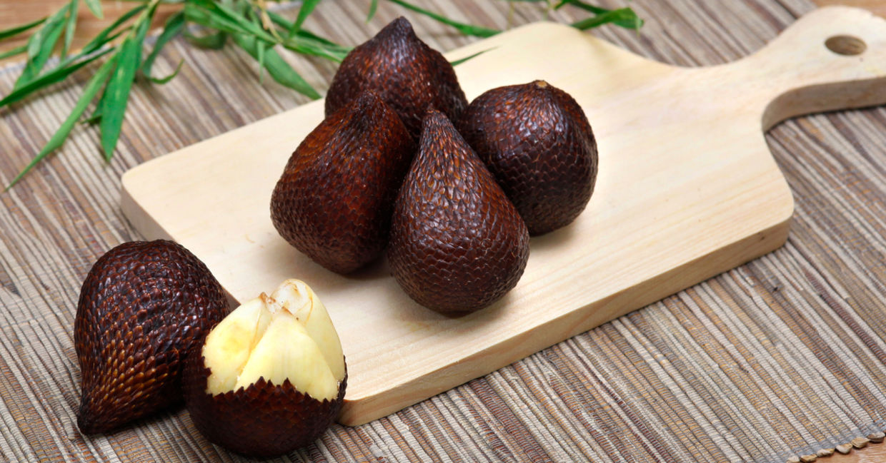 Salak is a healthy fruit. Salak is a healthy fruit.
