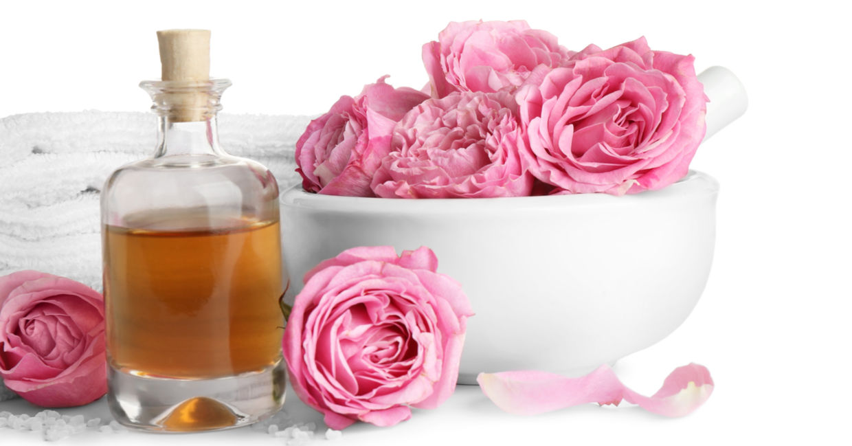 Rose is an essential oil that can open the heart chakra. Rose is an essential oil that can open the heart chakra.