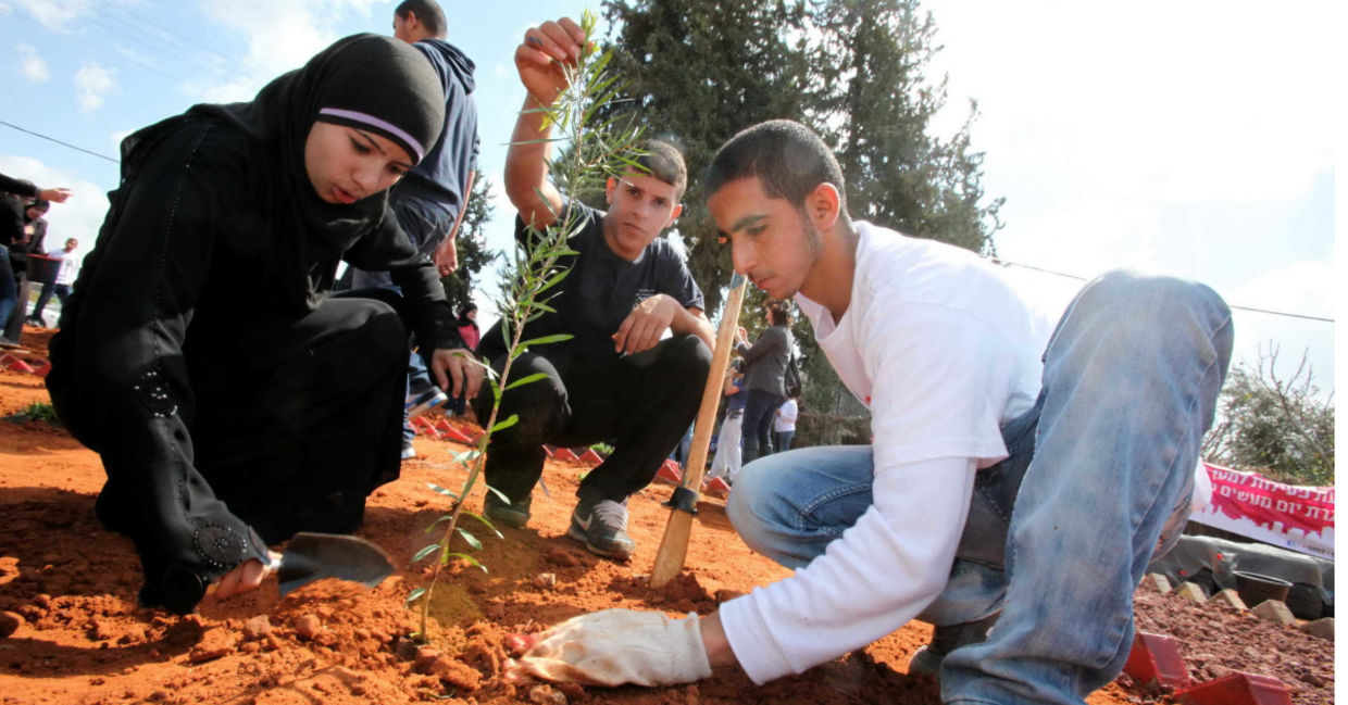 Planting a community garden on Good Deeds Day Planting a community garden on Good Deeds Day