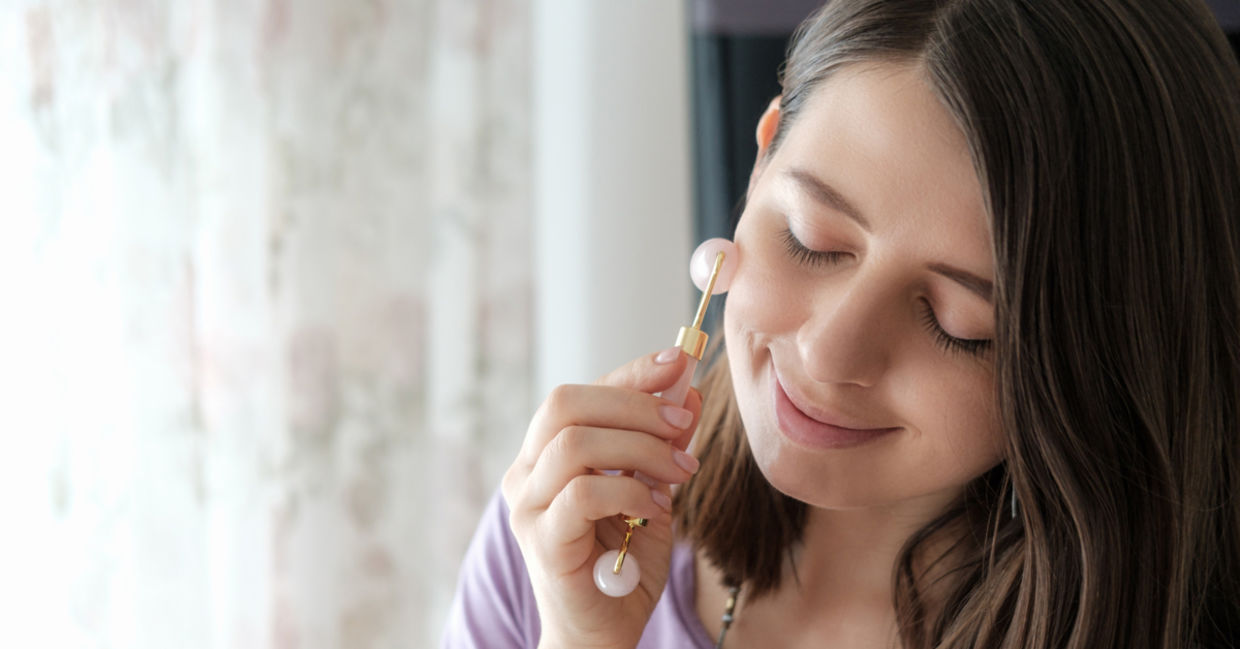 Use a crystal roller during you face massage. Use a crystal roller during you face massage.