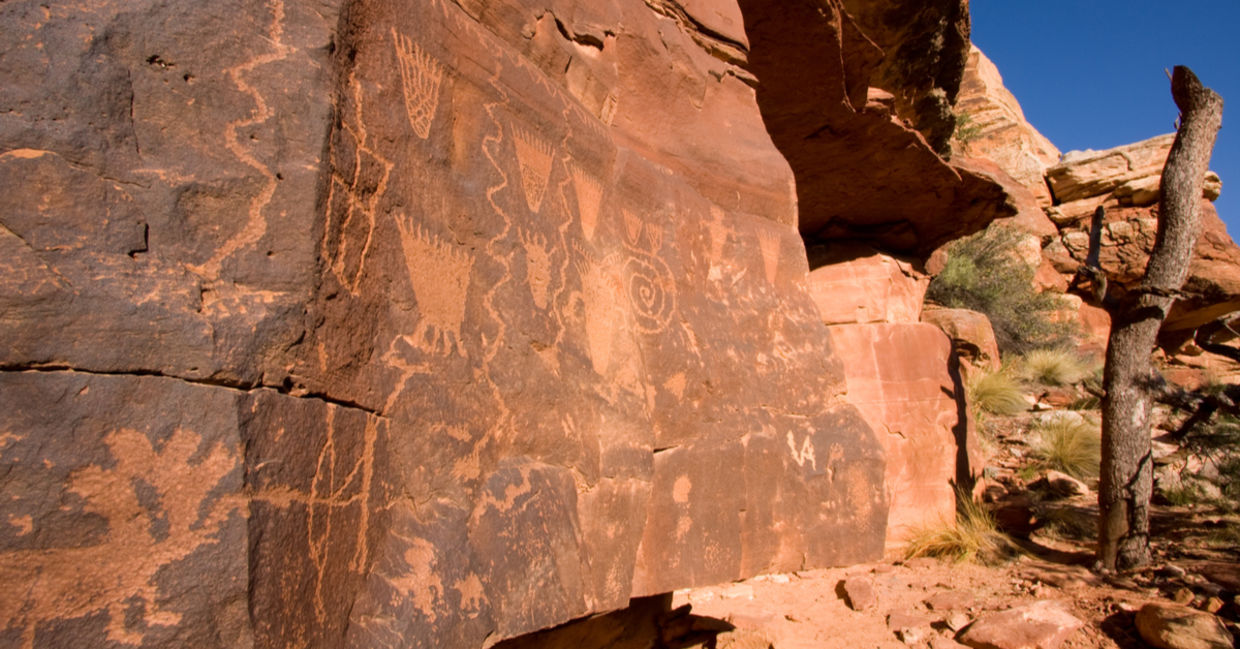 Carved inscriptions tell a story Carved inscriptions tell a story