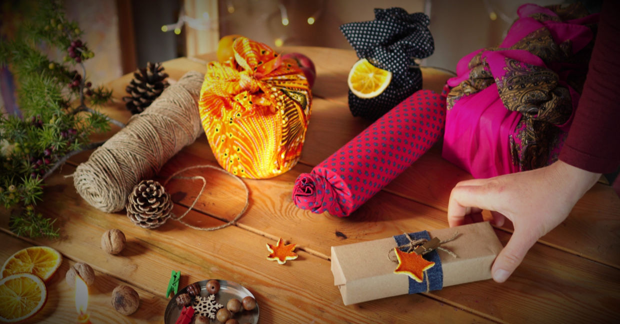 Eco-wrapped gifts. Eco-wrapped gifts.