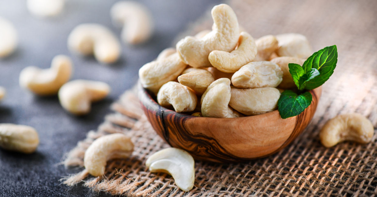 Cashews are a collagen boosting food. Cashews are a collagen boosting food.
