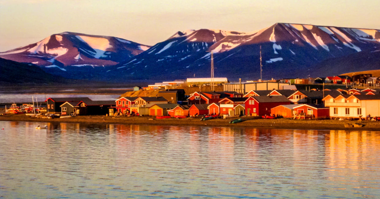 The midnight sun in the Norwegian Arctic. The midnight sun in the Norwegian Arctic.