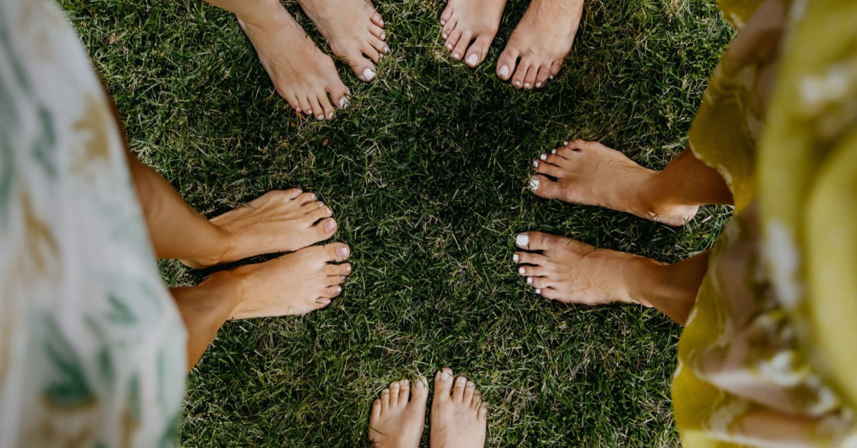 Earthing, or standing barefoot on the ground, is healthy. Earthing, or standing barefoot on the ground, is healthy.