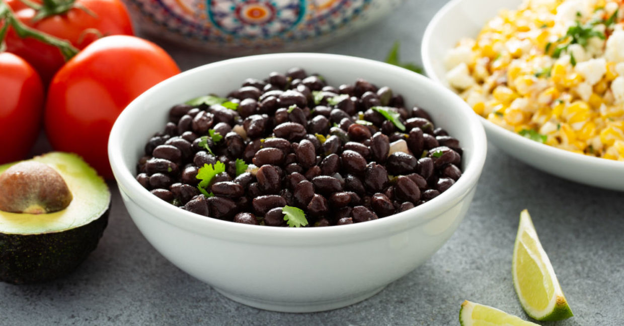 Baked beans with onion and cilantro do not cause blood sugar spikes. Baked beans with onion and cilantro do not cause blood sugar spikes.