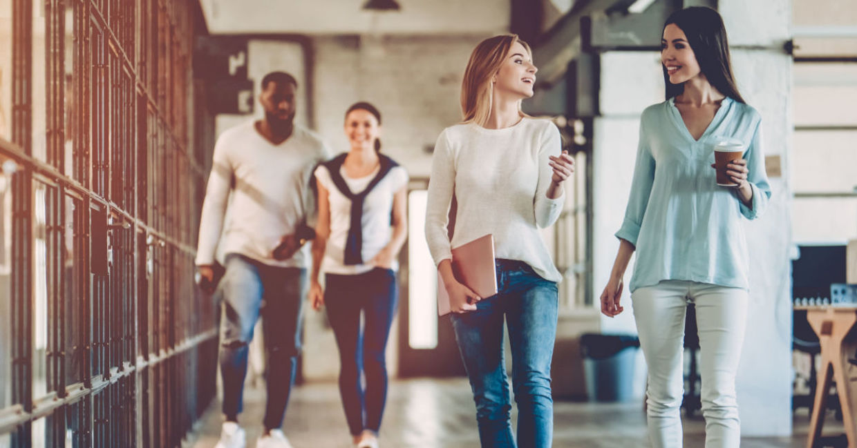 Office workers take a break from desk work and enjoy a healthy walk. Office workers take a break from desk work and enjoy a healthy walk.