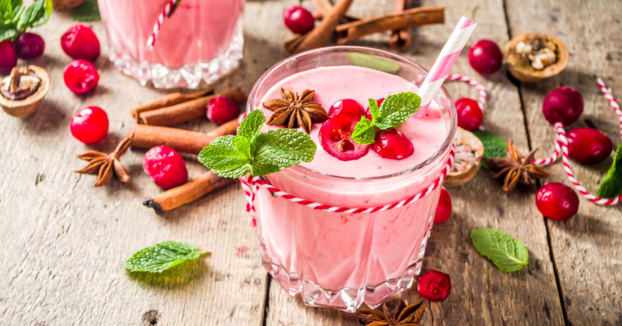 Cranberry smoothies are very healthy. Cranberry smoothies are very healthy.