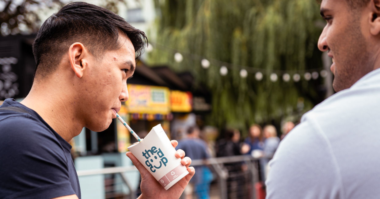 The new foldable coffee cup eliminates plastic lids. The new foldable coffee cup eliminates plastic lids.
