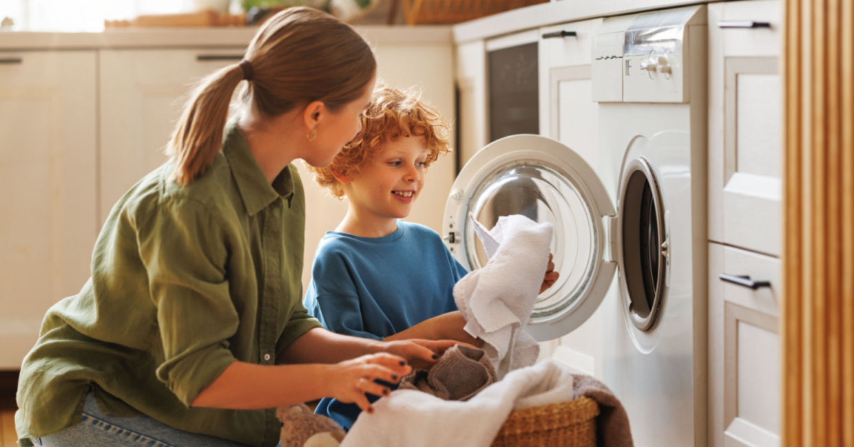Getting clothing clean without hurting the environment. Getting clothing clean without hurting the environment.