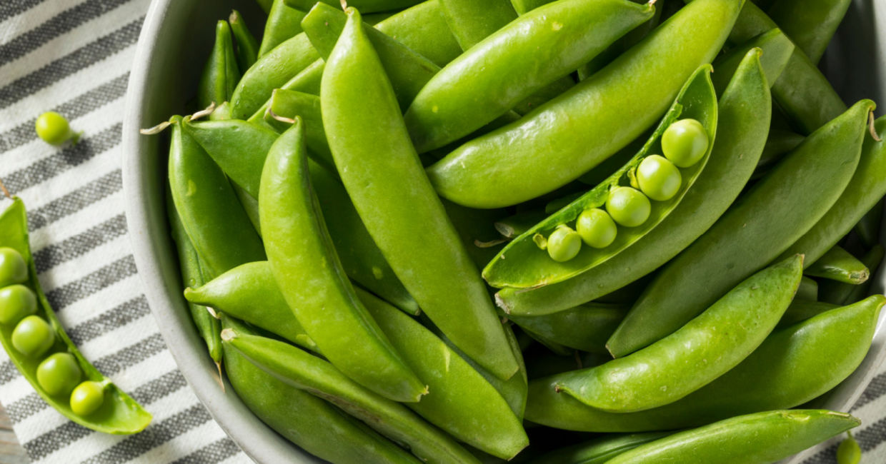 Sugar snap peas can be eaten raw. Sugar snap peas can be eaten raw.