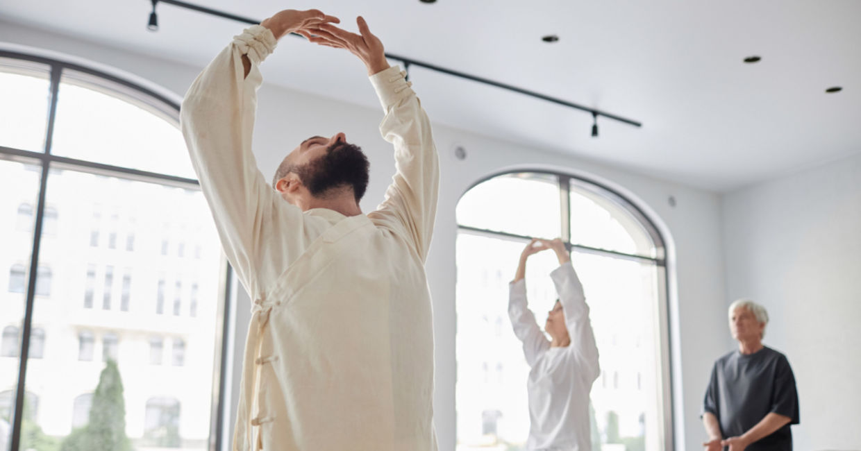 The palms raised movement gets qui energy moving. The palms raised movement gets qui energy moving.