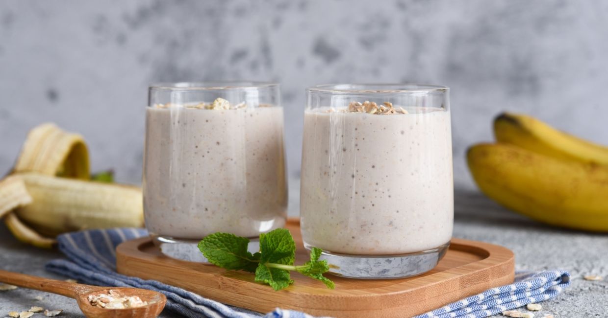 Healthy banana and oatmeal smoothie. Healthy banana and oatmeal smoothie.