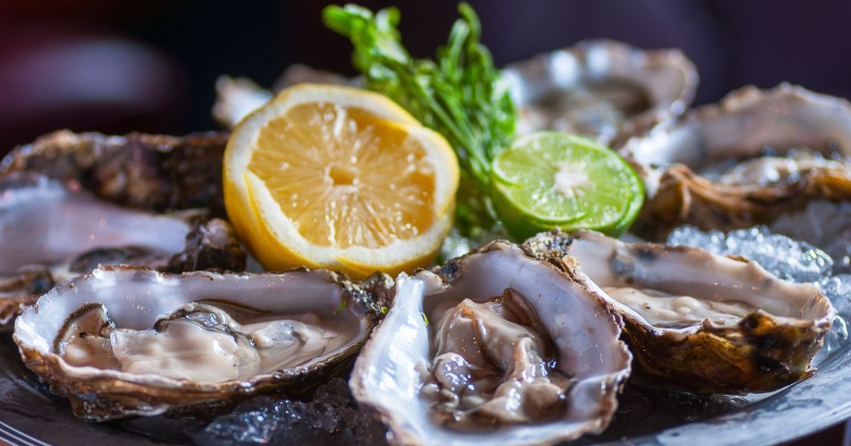 Oysters contain zinc, an important mineral for hair health. Oysters contain zinc, an important mineral for hair health.