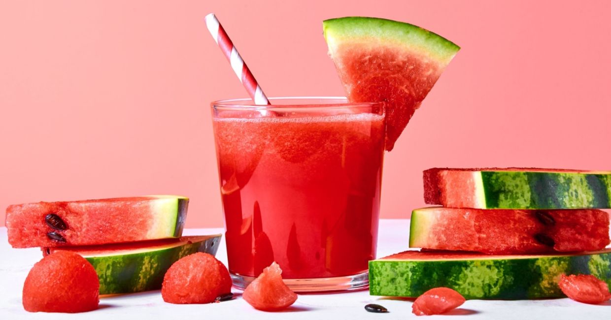 It’s simple to make watermelon juice. It’s simple to make watermelon juice.