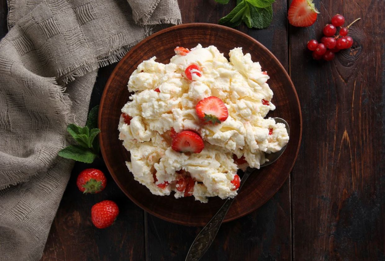 Cottage cheese with strawberries. Cottage cheese with strawberries.