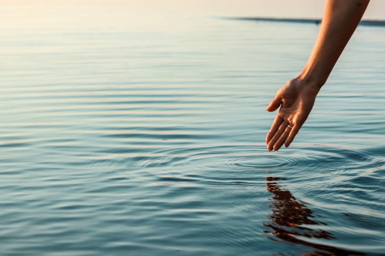 Experience the Blue Mind to feel Calm.