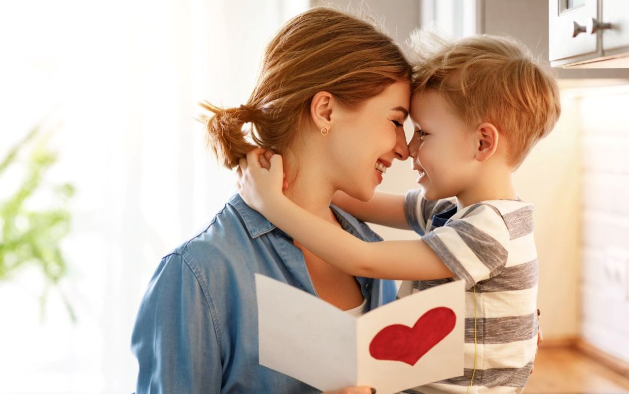 Give your mom a DIY gift. Give your mom a DIY gift.